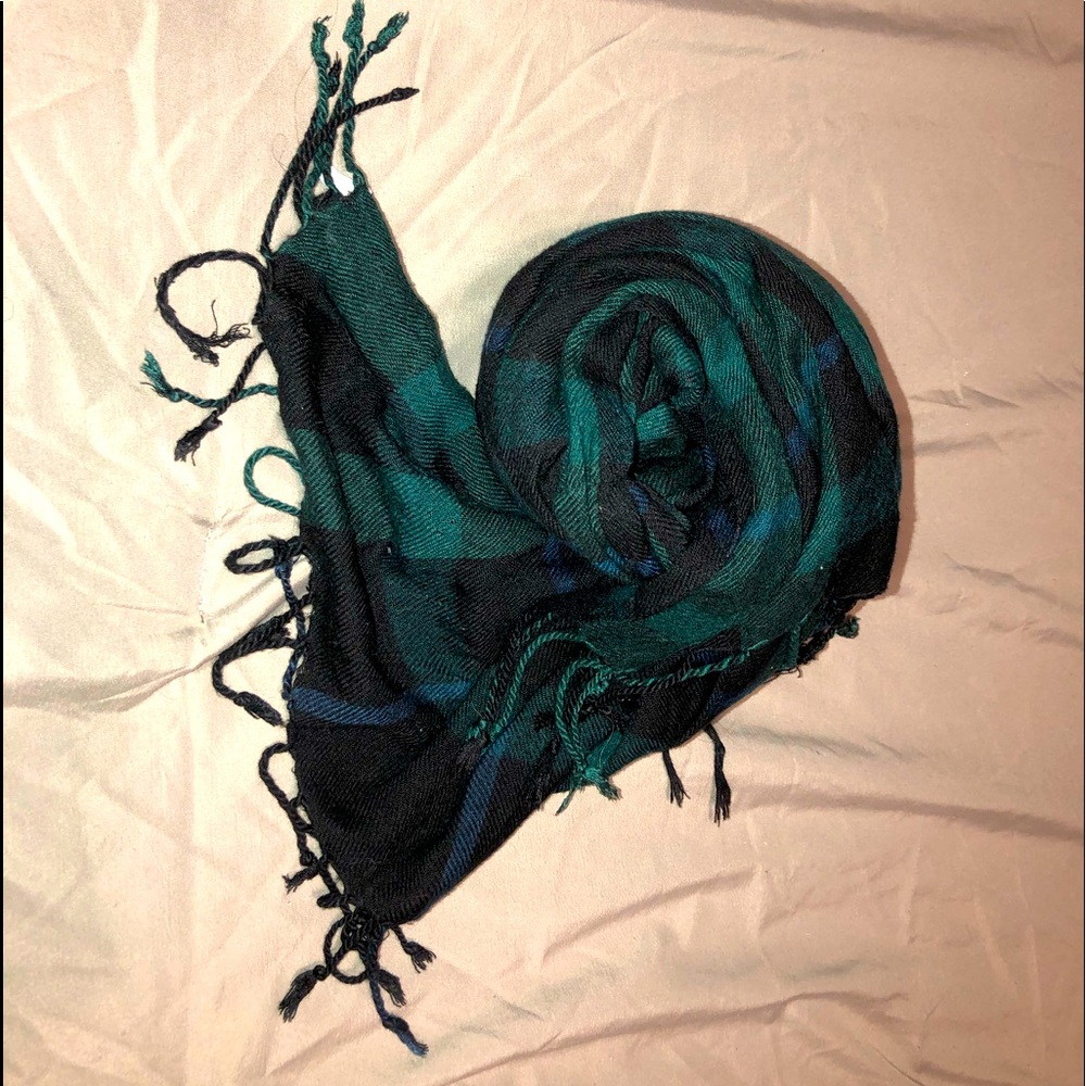 Women’s scarf
